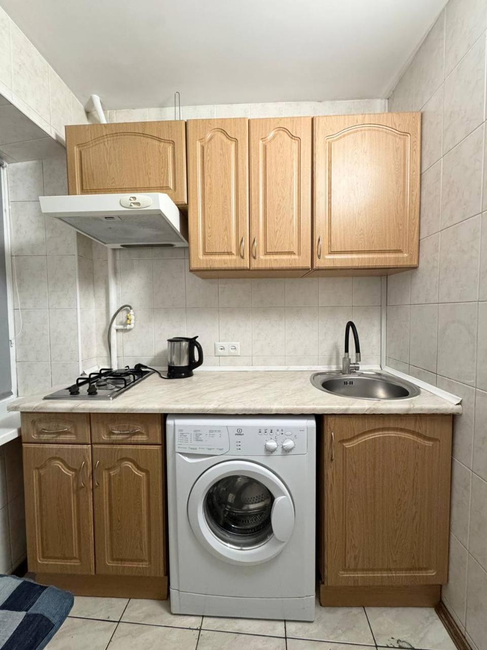Апартаменти З 2-Ма Кімнатами В 5 Хвилинах Від М. Печерська Kiev Exterior foto